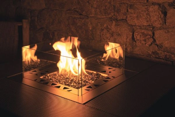 Incalzitor pe gaz Square Table cu flacara pornita